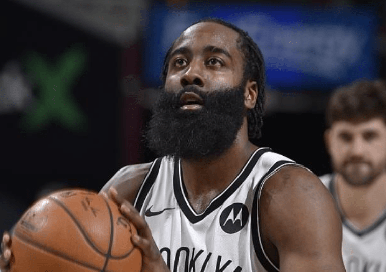 关于马德里竞技训练开放日，关键时刻外线爆发引欢呼，全明星赛在即，年轻球员得到机会的信息