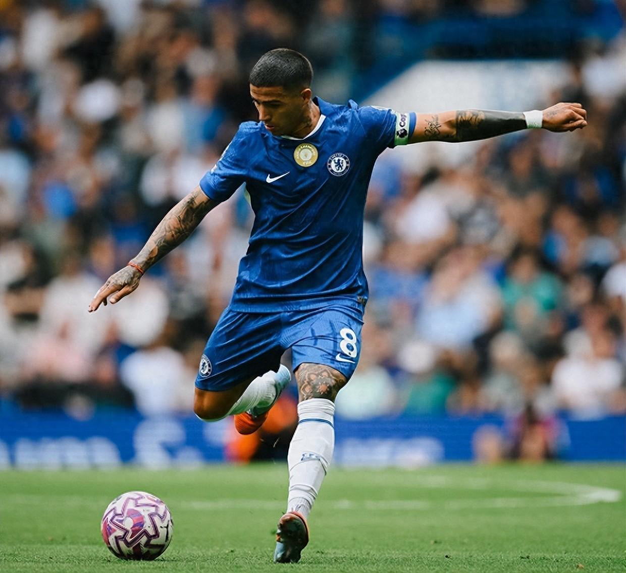 关于切尔西发布备战花絮，集结日远射贴柱，亚冠任务艰巨，高层口径保持一致的信息