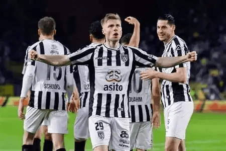  热刺有意费耶诺德后卫汉茨科 