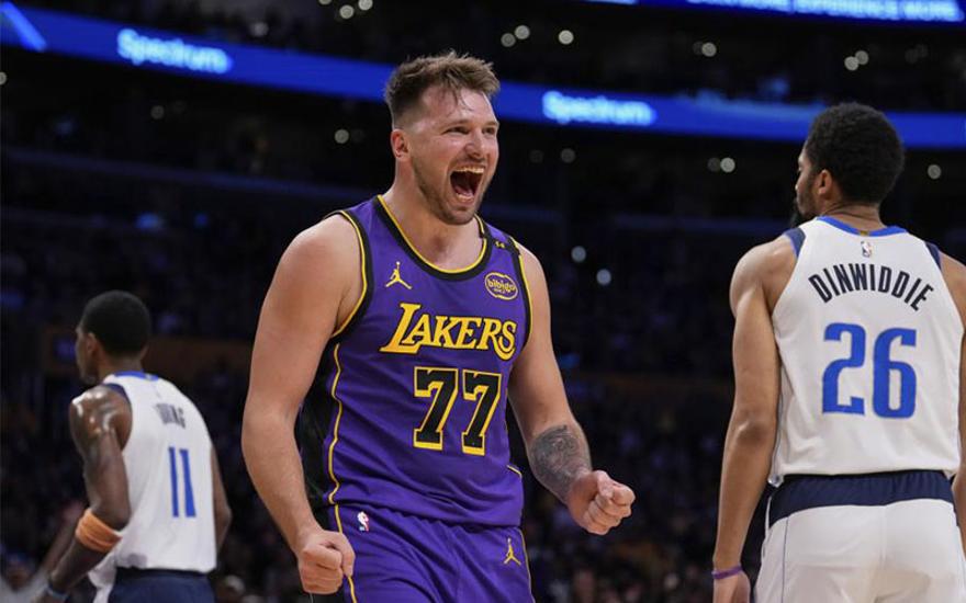 东契奇回归赛场,大胜首场状态亮眼,德国队观众沸腾!的简单介绍 东契奇回归赛场,大胜首场状态亮眼,德国队观众沸腾!的简单介绍